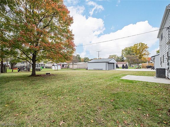 4th image of 6646 Tamarind Dr