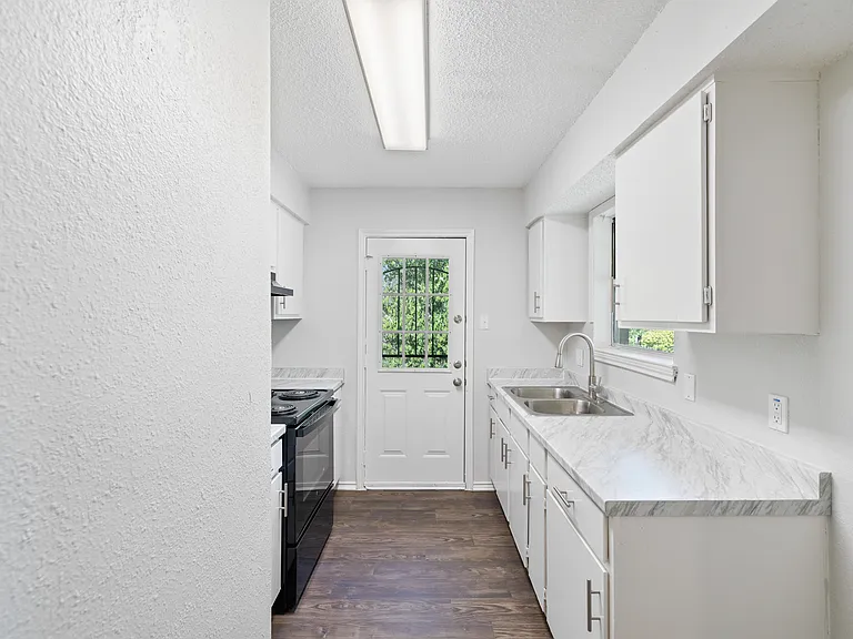 2540 Avenue H #2540 — Photo 14