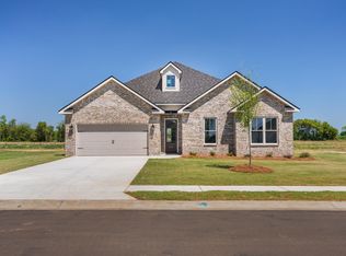 211 Farmland Cir, Perry, GA 31069