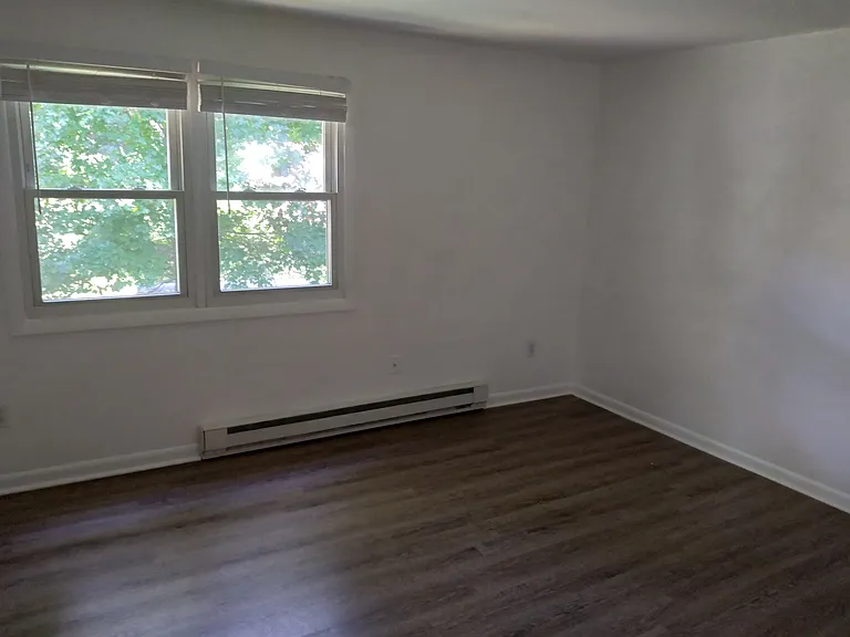 213 Grantwood Dr — Photo 16