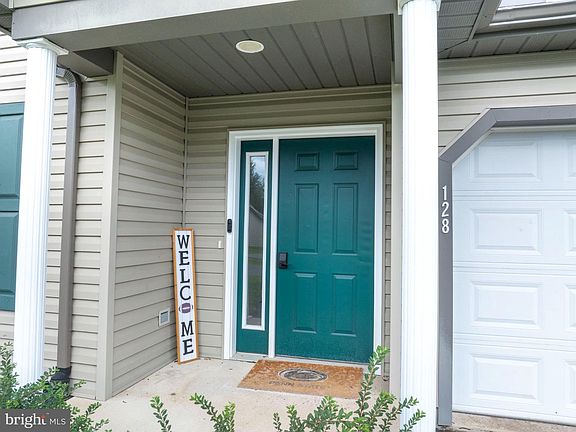 4th image of 128 Winchester Ct
