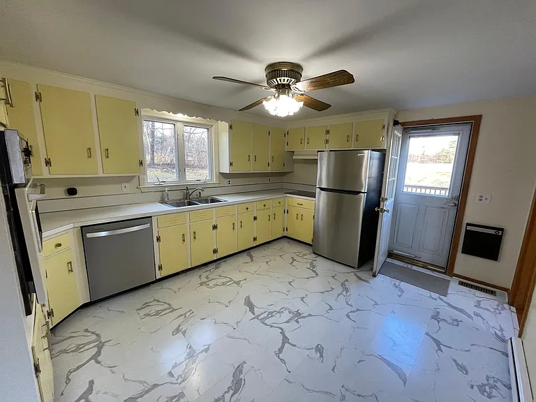 46 Glendale Dr — Photo 9