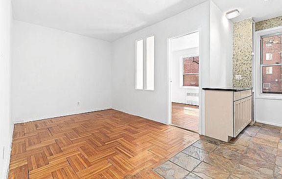 3rd image of 350 E 30th St APT 1E