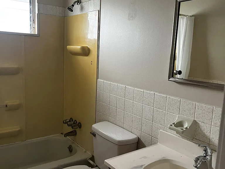 15 N Purcell Ave — Photo 1