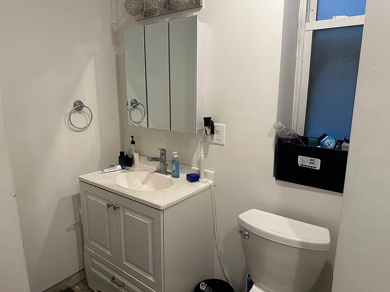 1516 N Greenview Ave #1F — Photo 8