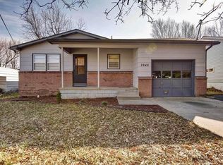 2846 N Howard Ave, Springfield, MO 65803