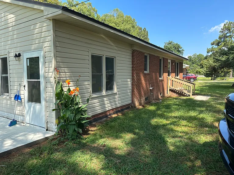 140 E Circle Dr — Photo 9