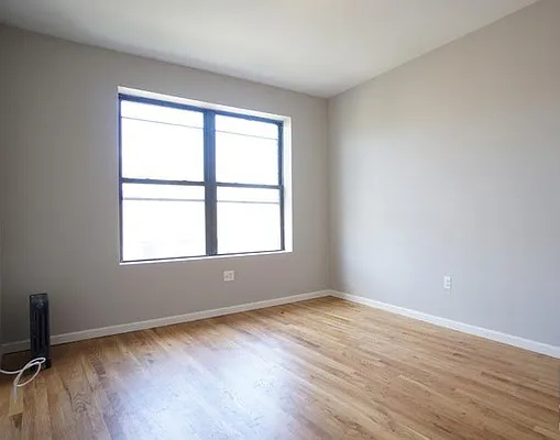 Rented by Uptown Flats LLC | media 32