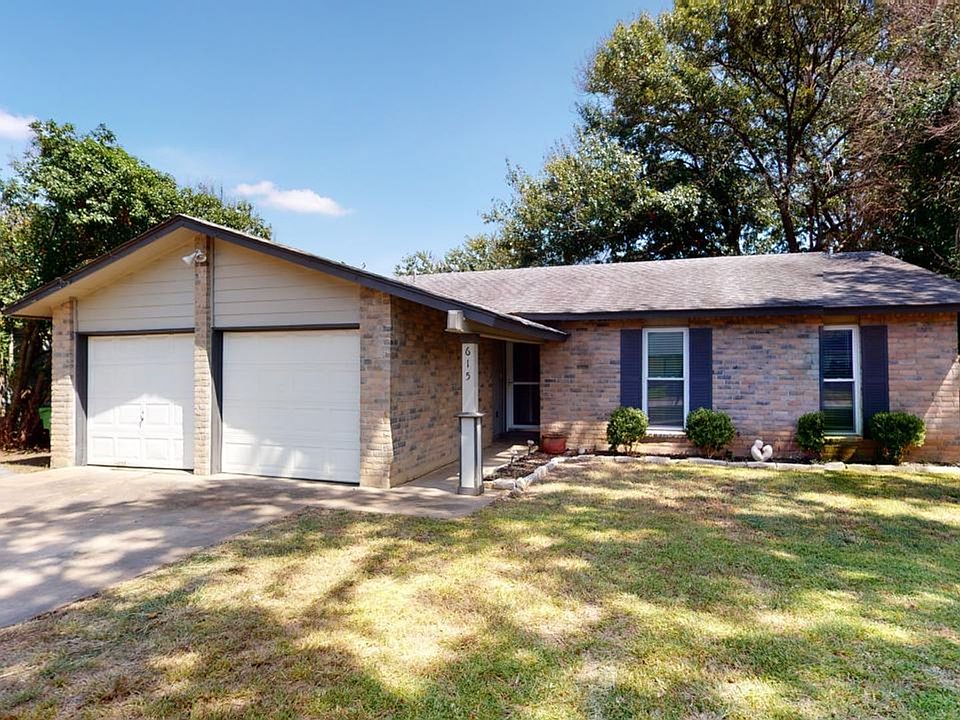 1st image of 615 Buckskin Dr