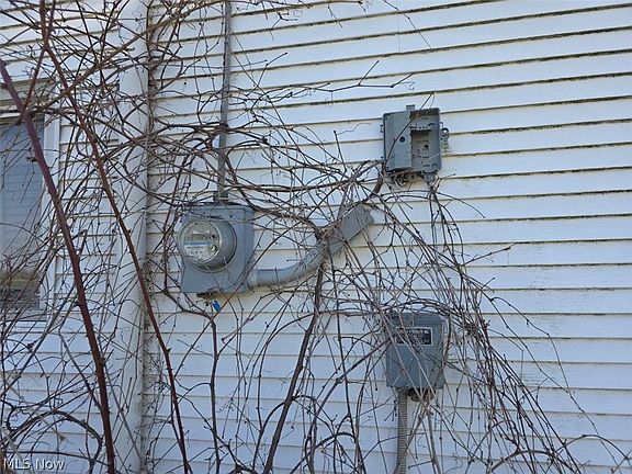 3rd image of 4622 E Harbor Rd