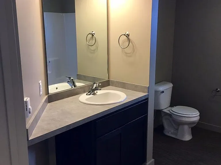 4835 Golden Gate Ave — Photo 7