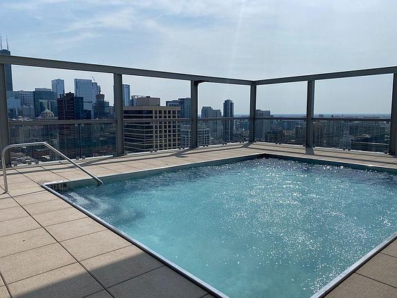 3rd image of 1372 W Grand Ave #4C