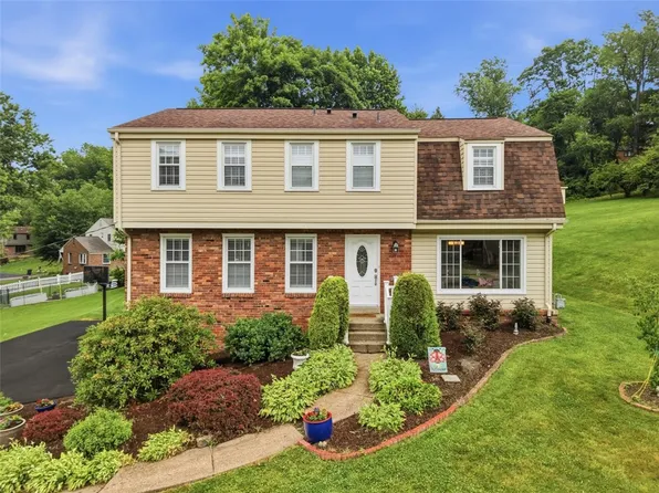 2475 Southvue Dr, Pittsburgh, PA 15241