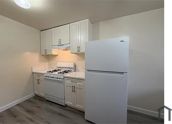 113 Cedar St #4 — Photo 9