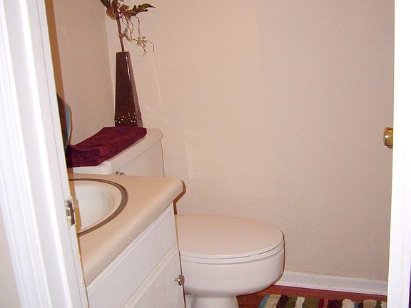 4th image of 2949 Shamrock St N APT 15