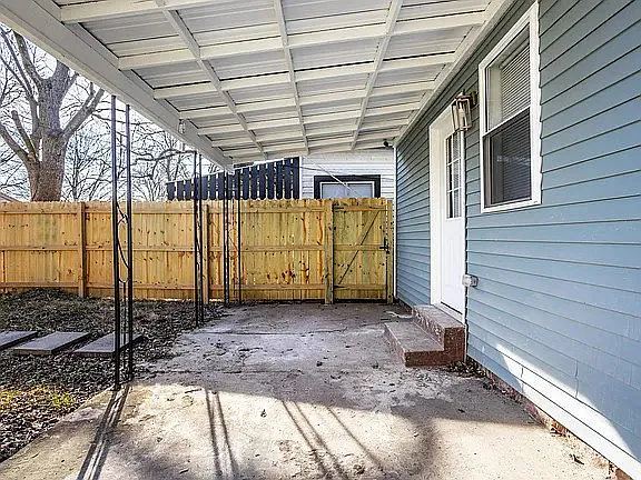 849 N Oakland Ave — Photo 8