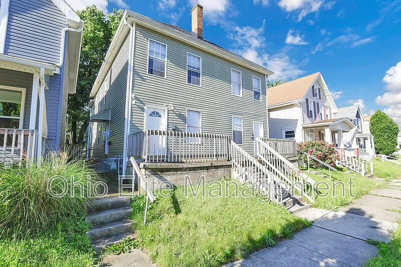 2 bed, 1.0 bath, $900 — Photo 4