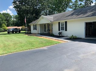 149 Lake Hills Dr, Oak Ridge, TN 37830