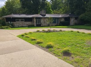 17381 E River Rd, Columbia Station, OH 44028