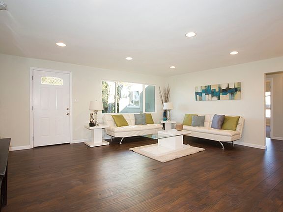 4th image of 2027 Mountain View Dr