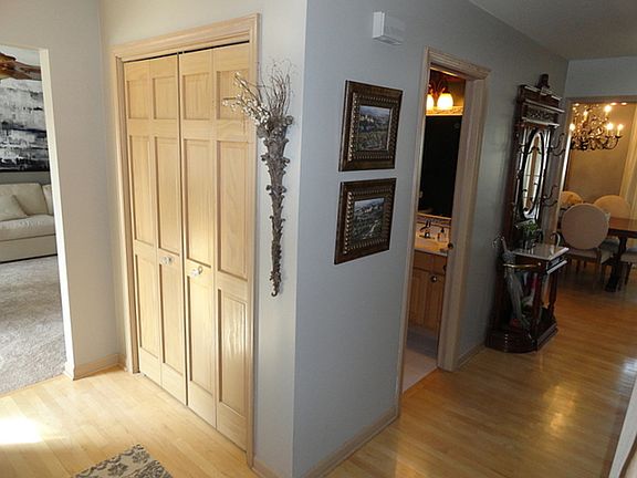 5th image of 784 Parker Ct