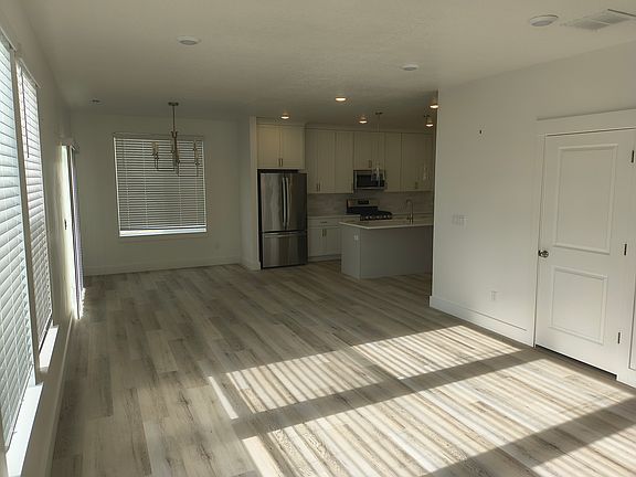 2nd image of 3361 W 3275 N