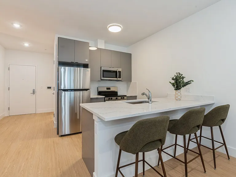 30 Vroom St — Photo 14