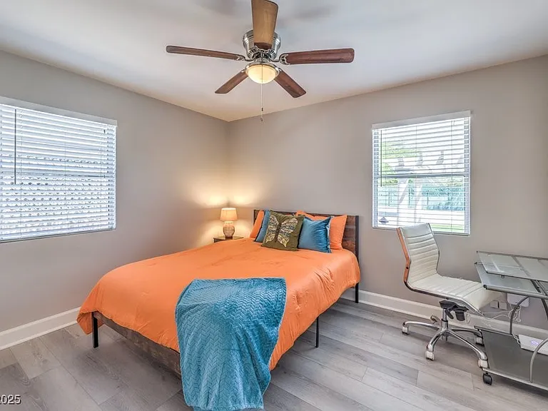 2400 Sherman Pl — Photo 18