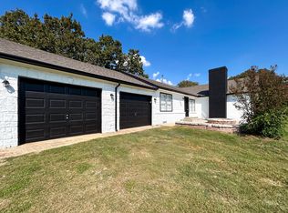 300 Sanders Rd, Denton, TX 76210