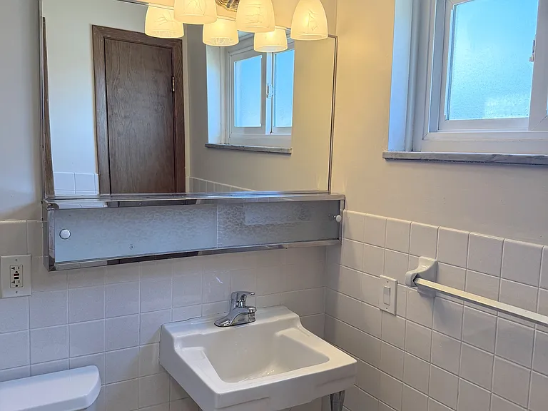 4847 Broadview Rd — Photo 13