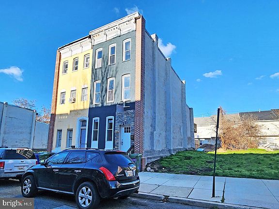 2nd image of 1136 N Carey St