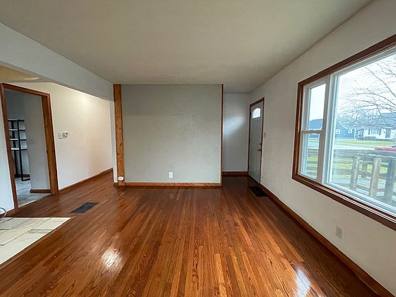 5th image of 216 N Walton St