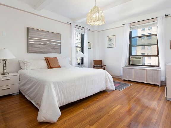 3rd image of 310 W 106th St #10B