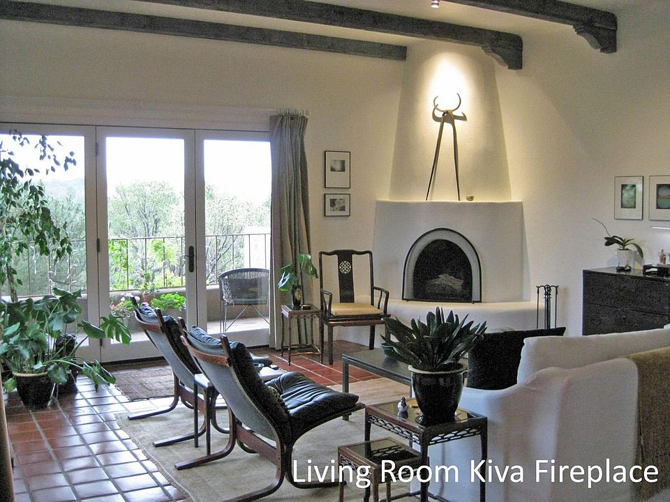 1st image of 384 Calle Colina