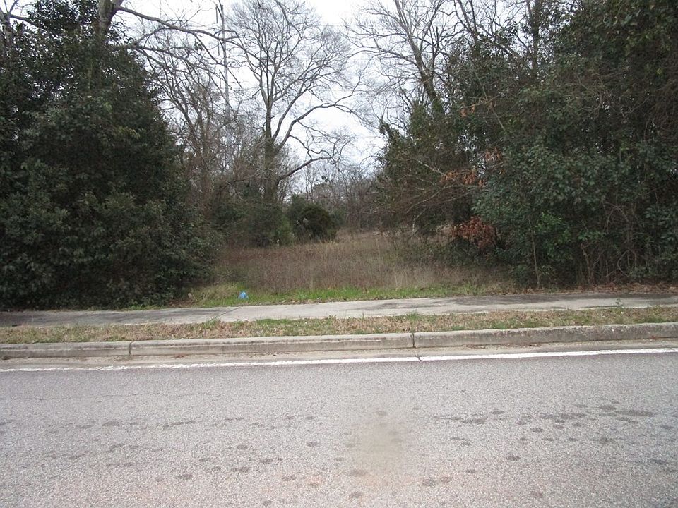 2nd image of 241 NE Dan Bowles Road 0