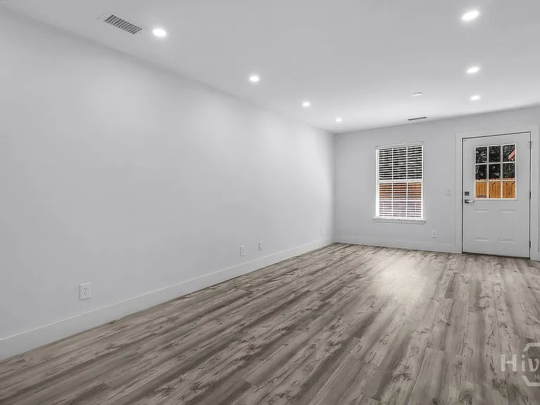 11903 Apache Ave #3 — Photo 15