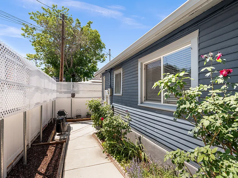 1114 E Wilson Ave S — Photo 19