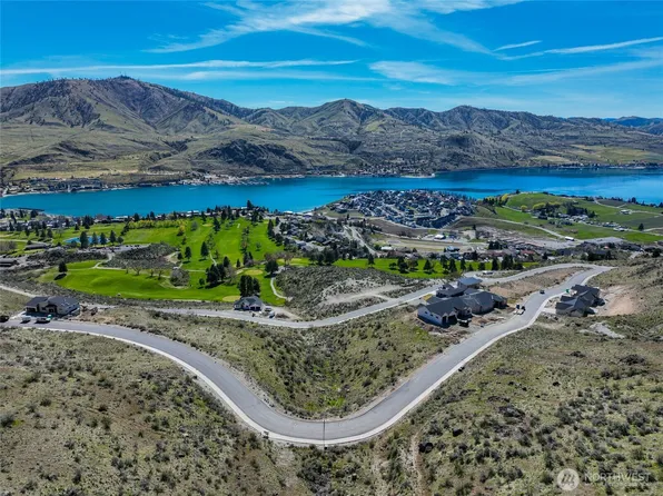 905 & 909 Long Drive, Chelan, WA 98816