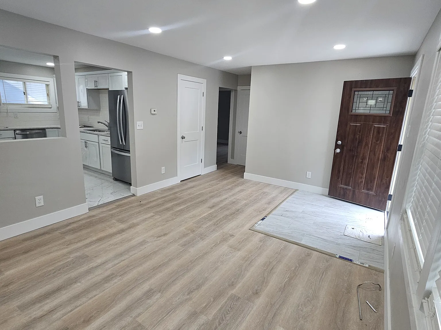 3 bed, 1027 sqft, $1,700 — Photo 2