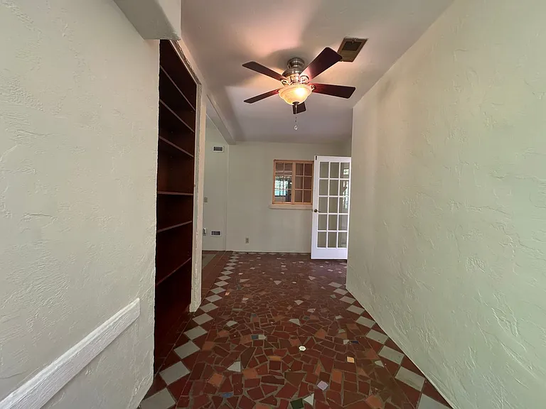 2616 SW 4th Pl — Photo 6