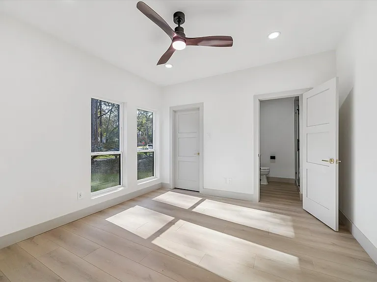 2306 Mill Lake Dr — Photo 26