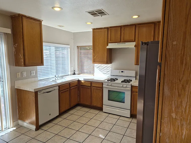 812 Bow Creek Ln — Photo 6