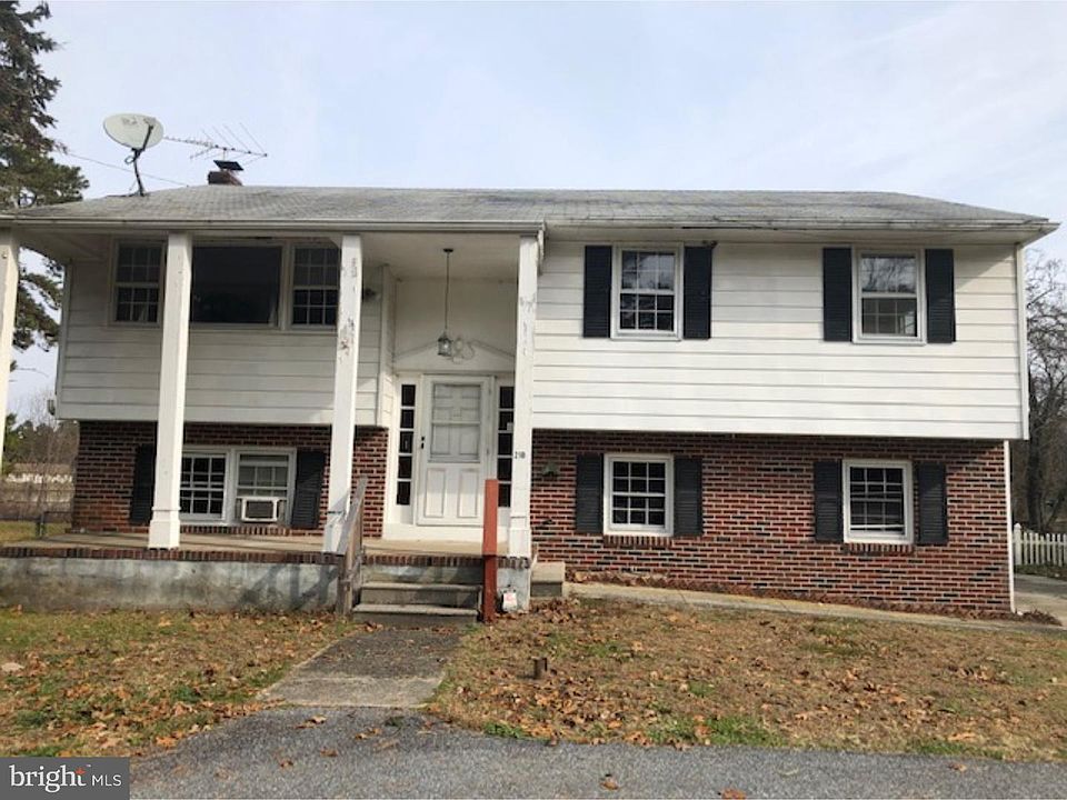 1st image of 210 W Collings Dr
