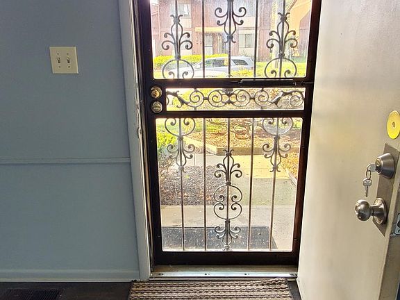 5th image of 3105 Easthaven Dr S #3105