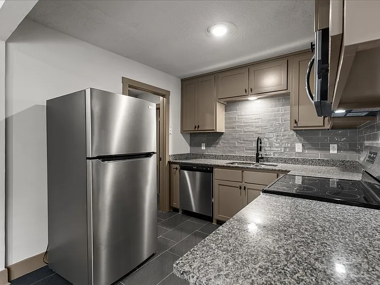 522 S Duncan Ave — Photo 4