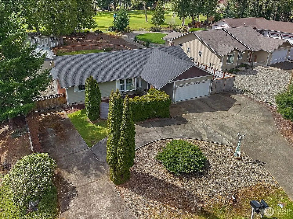 831 E Saint Andrews Dr