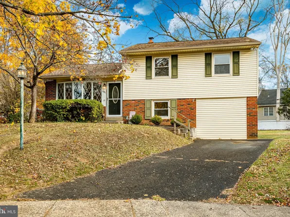 681 Pennhill Dr, Penndel, PA 19047