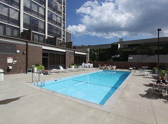 5th image of 1636 N Wells St Floor 15