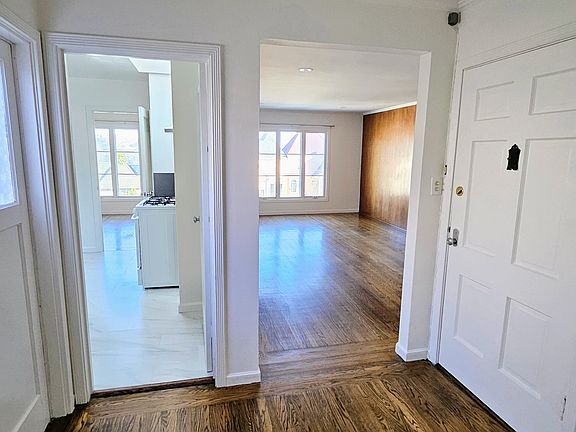 5th image of 2073 10th Ave