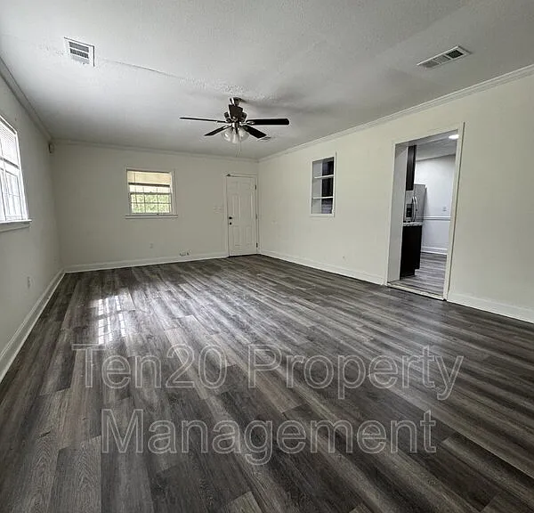 4702 Harbin St — Photo 7
